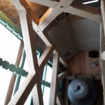 Der aufgebaute Glockenstuhl